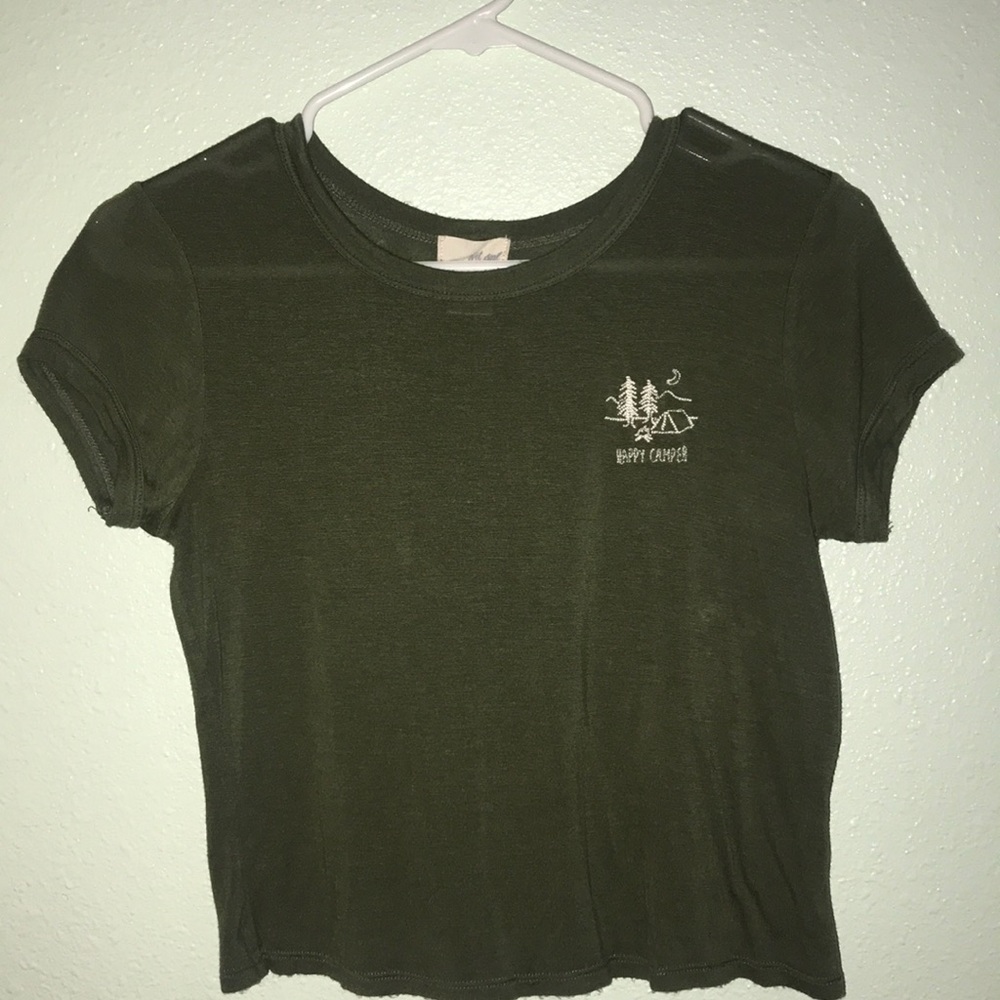 green cropped short sleeve T-shirt
